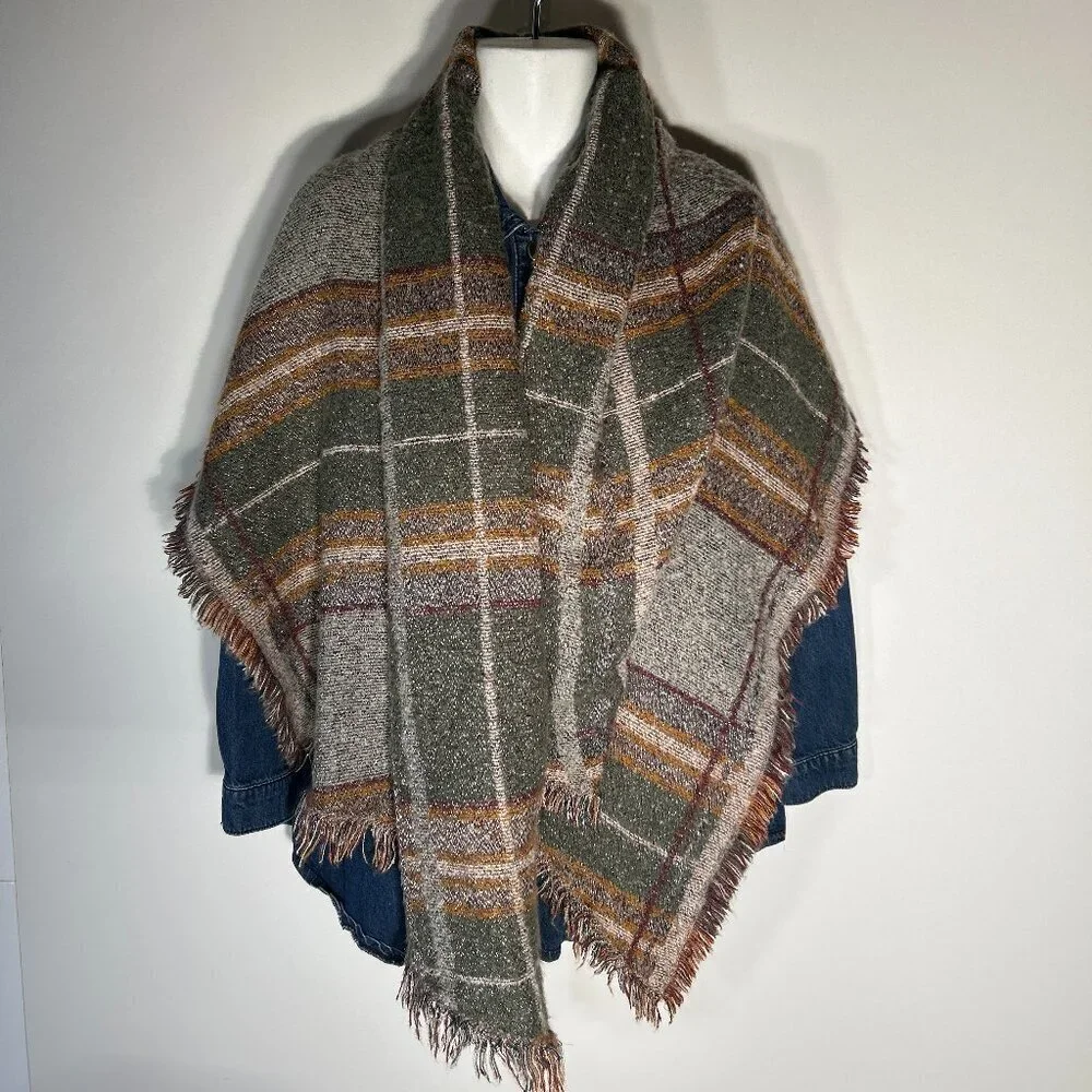 Vince Camuto Reversible Scarf / Wrap Old $ Quiet Luxury Academia Heritage Staple
